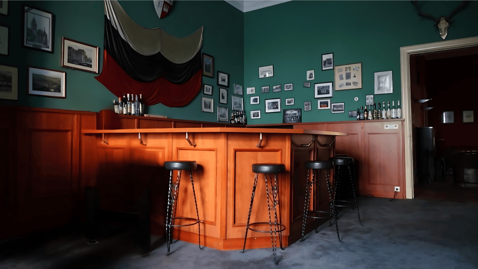 Aktivenzimmer-Bar